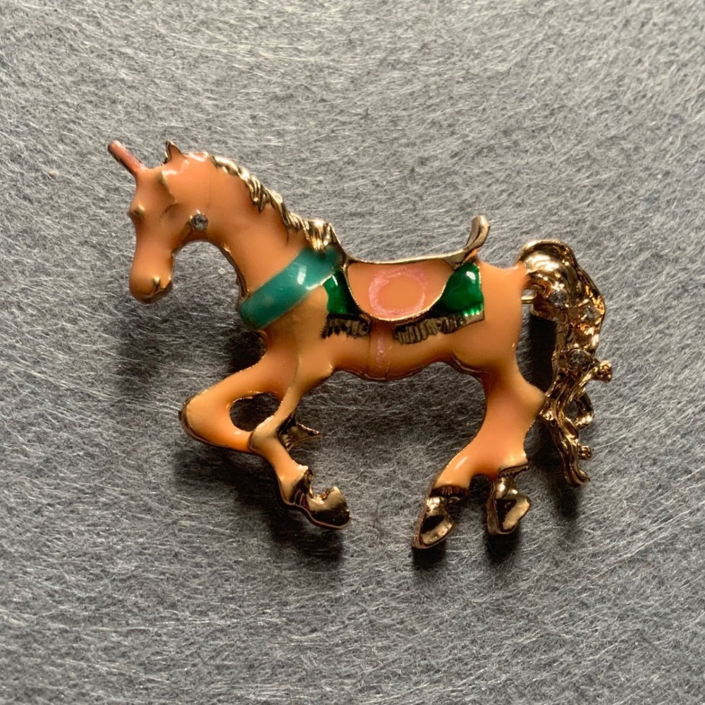 Vintage Gold Tone Enamel Carousel Horse Unicorn Brooch Pin Rhinestone Eye 2 Inch